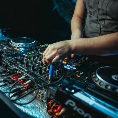 Mike Lover, 28.02