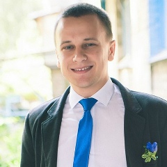 Евгений Петров, Киев
