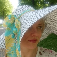 Мари Королева, Санкт-Петербург