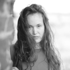Лена Ахади, 12.03, Орёл