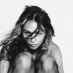 Майли Сайрус, 23.11.1992