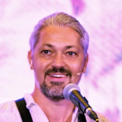 Александр Остапенко