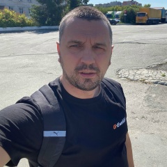 Евгений Тихонов