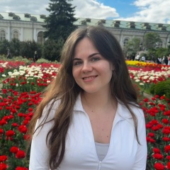 Аня Власова, Москва