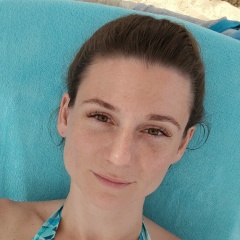 Анетта Красная, Санкт-Петербург