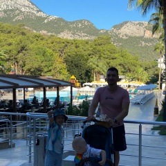 Юра Никонов, Санкт-Петербург