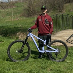 Артём Кушнир