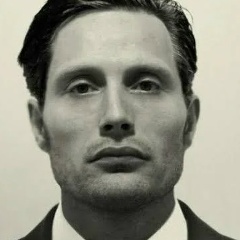 Mads Mikkelsen, Алматы