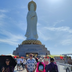 Максим Богданов