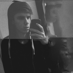 Алексей Тихонов