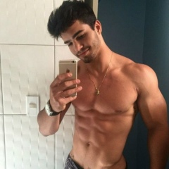 Raphael Schneider