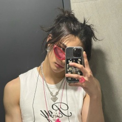 Hwang Hyunjin, 20.03.2000