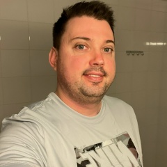 Павел Левада