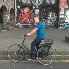 Роман Сахаров