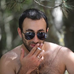 Goga Uzoian, Paris
