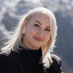 Елена Елена