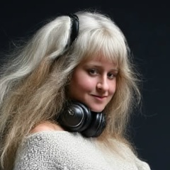 Алиса Миралис, Санкт-Петербург