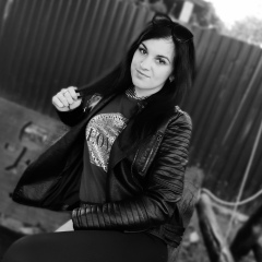 Kamilla Csuperecsin, Emmeloord