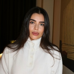 Эльмира Абдразакова, Москва