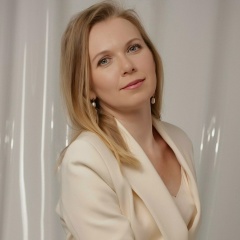 Анна Смолянинова