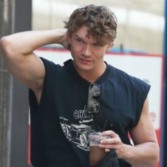 Adam Darkov, 09.09, London