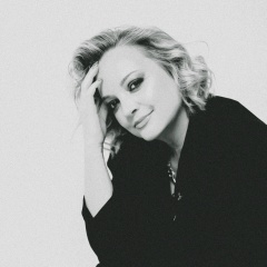 Inessa Bloomberg, 01.08.1977, London