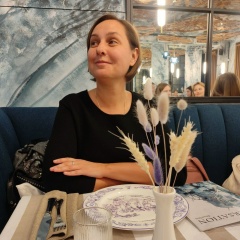 Елена Уханова, Москва