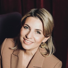 Анна Толстых, 08.09.1979, Барнаул