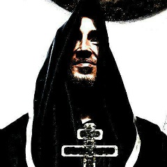 Мишка Комарик, Москва