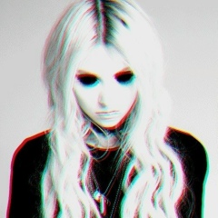 Даша Новикова, Москва