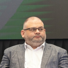 Олег Ушаков, Санкт-Петербург