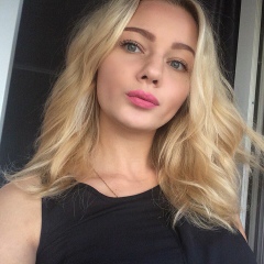 Полина Власова