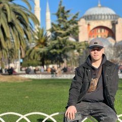 Daniyor Holmurzaev