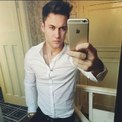 Толя Петров, Москва