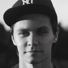 Виктор Сколотяный, Санкт-Петербург