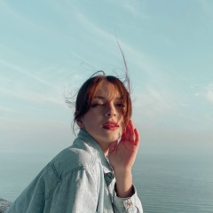 Олеся Тихановская