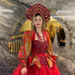 Надя Богомолова, Санкт-Петербург